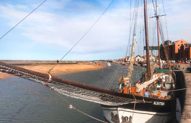 Host Stay Laylands Yard - Foto 26