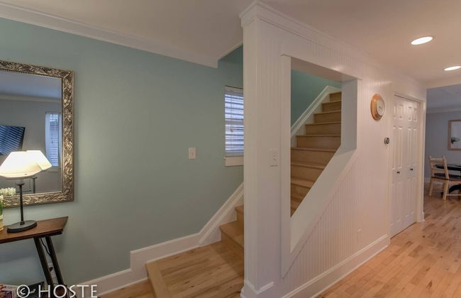 Perfect Cottage Downtown Great Patio! - Photo 24