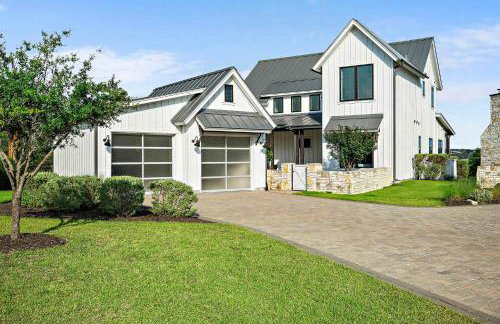 Scenic Lake Travis Farmhouse - Pickleball - BBQ - Foto 1