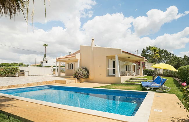 Lively Holiday Home in Albufeira With Private Pool 500m From the Beach - Foto 23