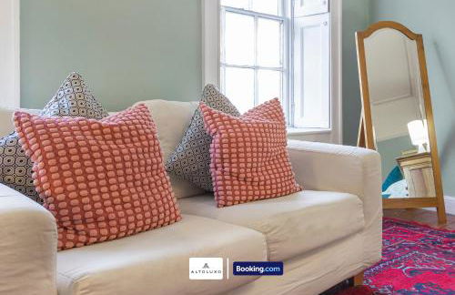 Spacestation Four 4 Bedroom Serviced Apartment By AltoLuxoExperience Short Lets & Serviced Accommodation With Free Wifi - Foto 21