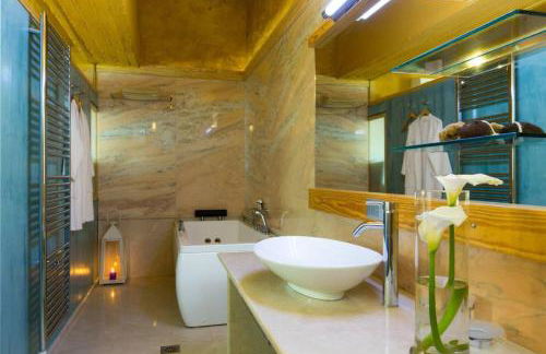 Seafront Ravdoucha Epavlis Athina Villa - Pool, Gym, Sauna, Private Parking, WiFi - Photo 42