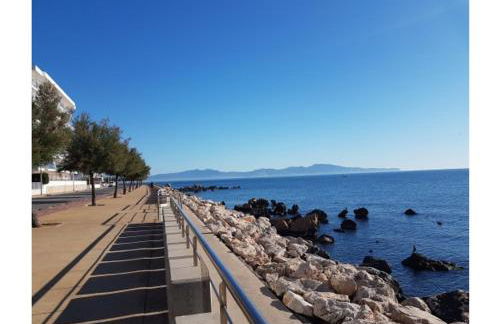 a 100mts playa,dos piscinas, wifi, luminoso - Foto 10