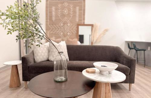 Alluring Studio - DT - DeepEllum - LowerGreenville - Photo 10