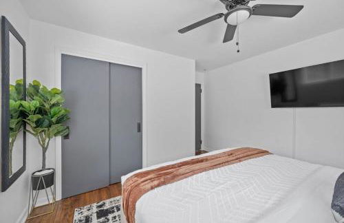 Luxury 5BR Cincinnati, Sleeps 12, Crib, Home Gym, Fenced Backyard - Foto 65