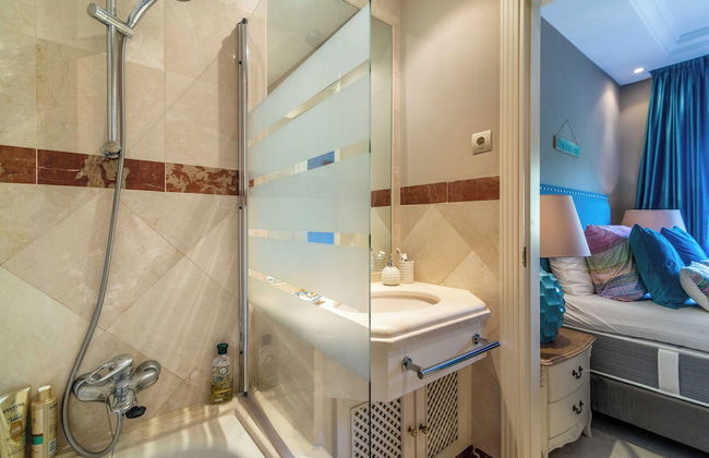 Luxury 2-bed Apartment Elviria - Pool, Sauna & gym - Foto 11