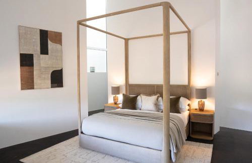 Pass the Keys Bond-villain Style Home with Panoramic Views - Foto 6