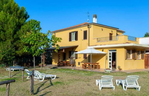 Lovely Home In Roseto Degli Abruzzi - Foto 10