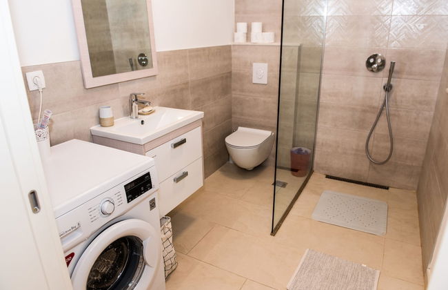 3 Bedroom 3 Bathroom Pool ,ivy House Montenegro - Foto 20