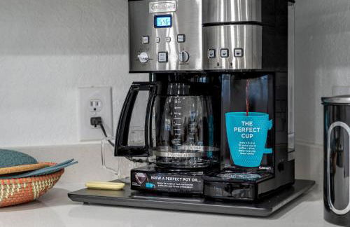 Winston's Hideaway. A few blocks walk to downtown. - Foto 10