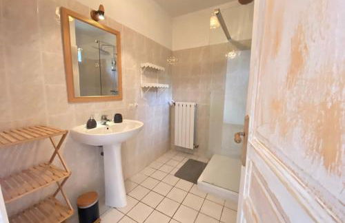 84B7 - Accommodation in a charming 18th century farmhouse - Foto 25