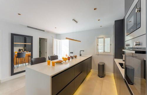 Designer loft with pool, with gigantic terrace and private parking & in the city centre - Foto 38