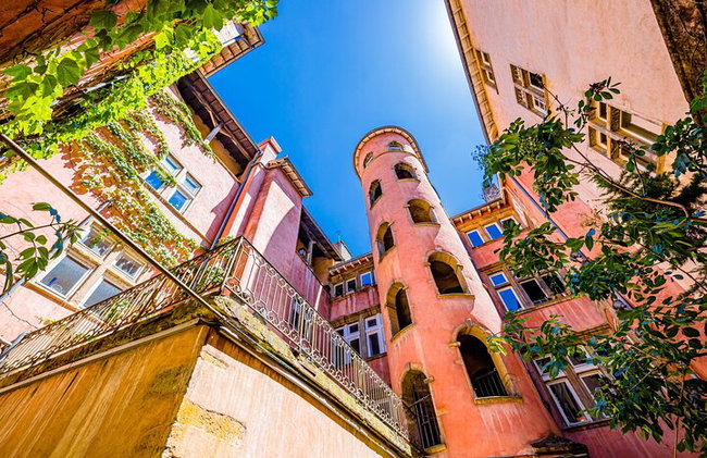 Recorrido privado a pie por lo más destacado y la historia del casco antiguo de Lyon - Foto 10