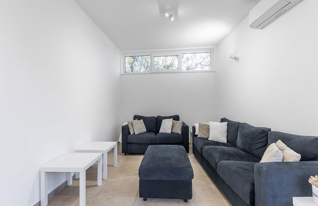 Holiday Home in Bilice With Pool - Photo 18