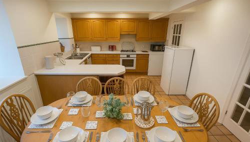 Oak Cottage cosy 5 bed sleeps 8 - dogs welcome - Foto 3, stove, dishwasher, pet friendly, toaster