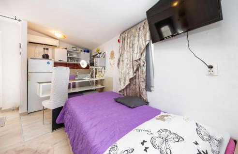 Awesome Apartment In Split With Wifi - Photo 4