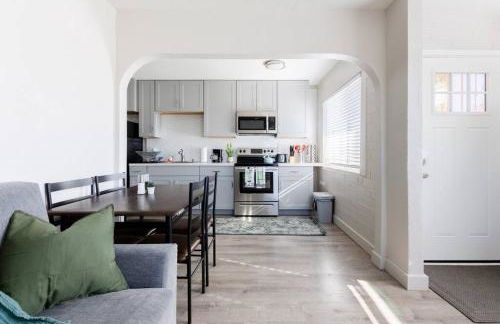 Spacious 2BR Condo, Steps to Downtown Gilbert, King Bed & Laundry - Foto 29