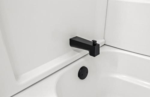 Modern Apartment with Parking & Prime Location - Foto 17