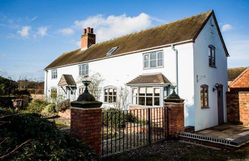 Beautiful 3 Bedroom Cottage - Picturesque Retreat - Foto 21