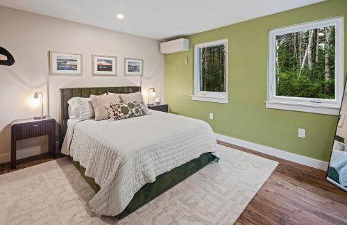 Modern Gem on 15 Acres, 5 Mi to Old Orchard Beach! - Foto 22