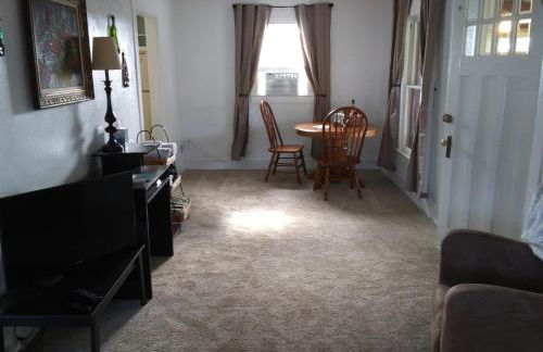 Bright and Cool Powell Apartment - Foto 25