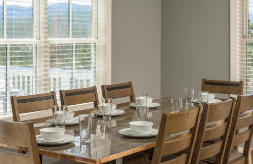 Luxe 4BR Mtn Retreat With Stunning Views Near Ski AndHikes - Foto 31