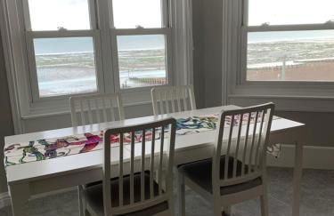 The Beachfront Lookout a Stunning Apartment with Perfect Sea View - Foto 10