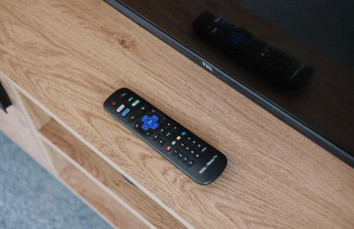 Modern and Comfortable Home away from Home - Photo 55