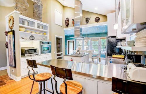 Quiet central home with enclosed yard, deck, grill, central AC, washer and dryer - Foto 11