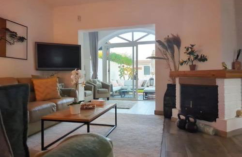 The Lemon Tree by the Sea - Photo 6