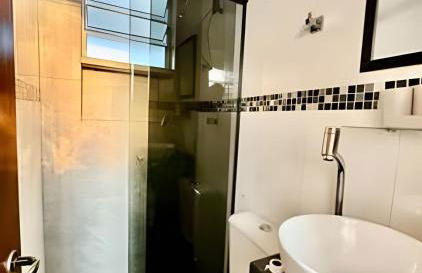 Corner of Two Flowers - Foto 22