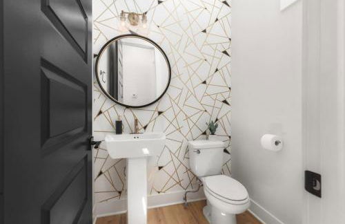 Huge Rooftop Patio at this Stunning Spacious House - Foto 35