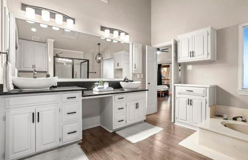 Cosy Waterfront Home - Photo 24