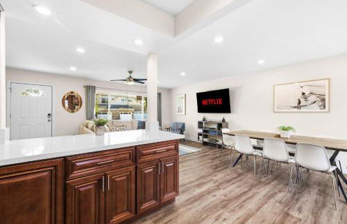 Dog Friendly Home Near the Beach with Grill, Fire Pit, Enclosed Backyard - Foto 57