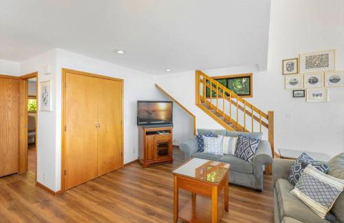 4BR waterfront home with beach access and views - Foto 41