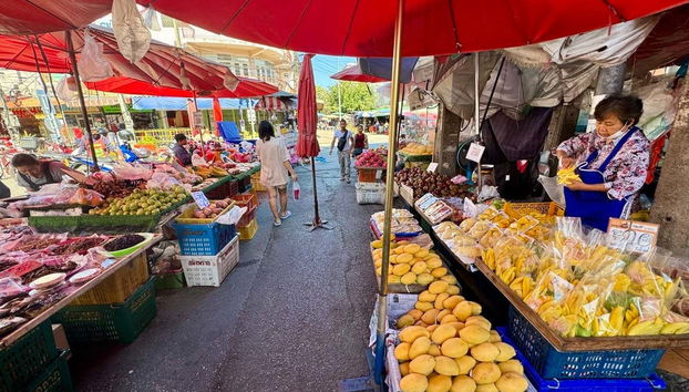 Visitaremos um mercado de frutas e vegetais