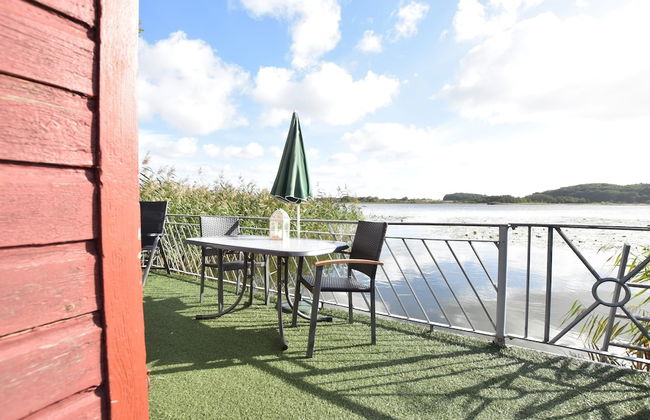 Striking Holiday Home in Sternberg With Jetty - Foto 30