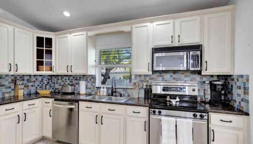 Hottub! Mini Golf! Water Access! Pets! 5min beach! - Foto 5