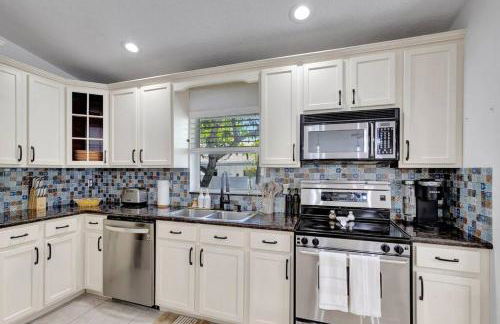 Hottub! Mini Golf! Water Access! Pets! 5min beach! - Foto 5