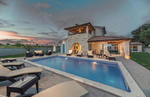 Awesome Home In Radeki Polje With Sauna - Foto 1