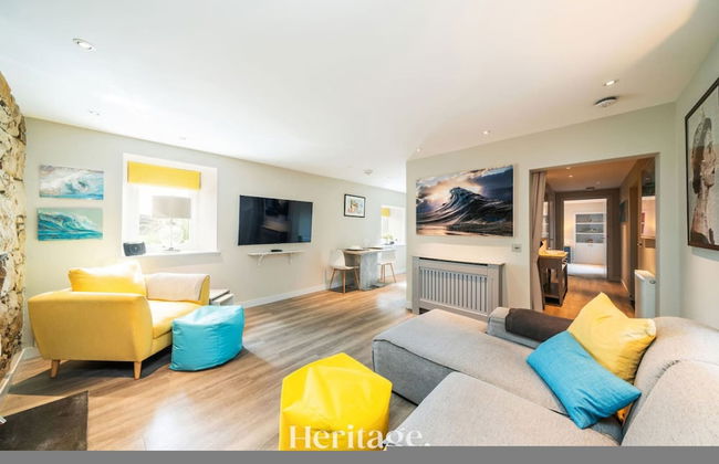 Beach Cottage Pet Child Friendly Stay in Moray - Photo 4