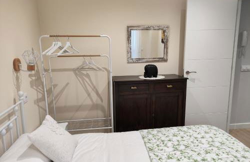 Moderno, luminoso y exterior en calle peatonal - Foto 8