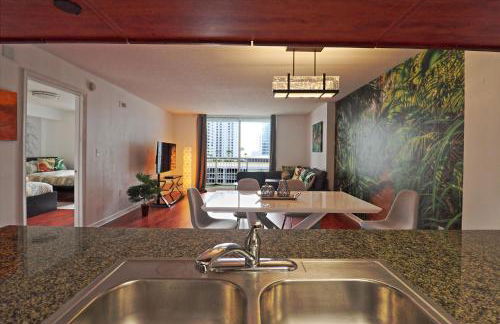Upscale Apartment in the Heart of Brickell - Foto 32