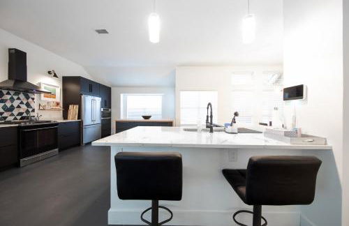 Sophisticated Minimalist Modern Home w/pool and spa - Foto 55