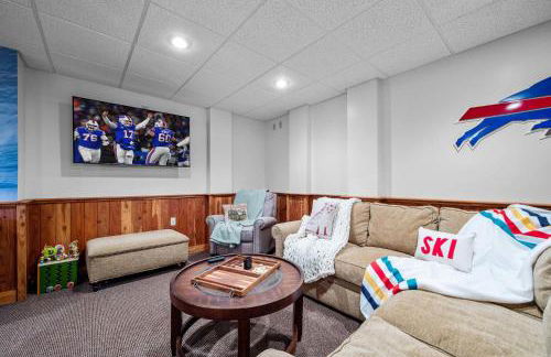 Walk to Village! Stunning timber chalet! Hot-Tub, Bonfire & more! - Foto 25