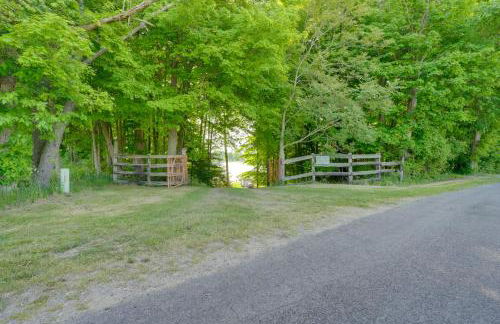Lakefront Home in Hartford Hot Tub, Kayaks and Dock - Foto 37
