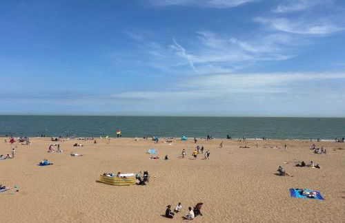 Ramsgate Retreats - Latimer House, boutique seaside holiday home for large families, groups, golf - Foto 32