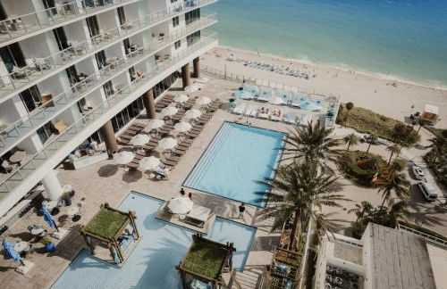 Beachfront Condo with Mesmerizing Views - Foto 80