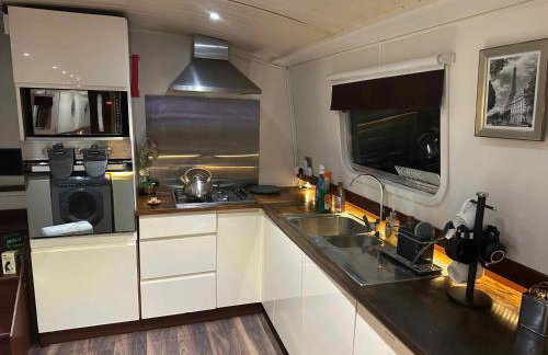 Selene Unique Luxury Houseboat Experience - Foto 27