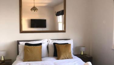 SEAFRONT SANCTUARY Beautiful Art Deco Apartment with Stunning City & Sea Views - Foto 2